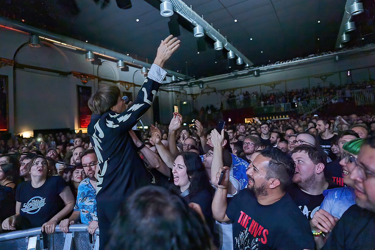 30 Jahre Bandgeschichte auf dem Buckel - und kein bisschen müde: mit dem aktuellen Album "The Death Of Randy Fitzsimmons" on tour. – The Hives.
