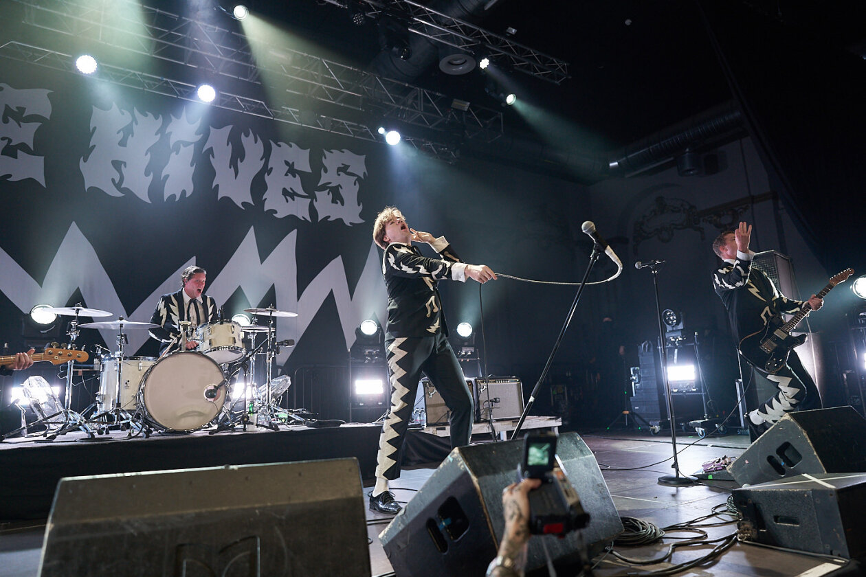 30 Jahre Bandgeschichte auf dem Buckel - und kein bisschen müde: mit dem aktuellen Album "The Death Of Randy Fitzsimmons" on tour. – The Hives.