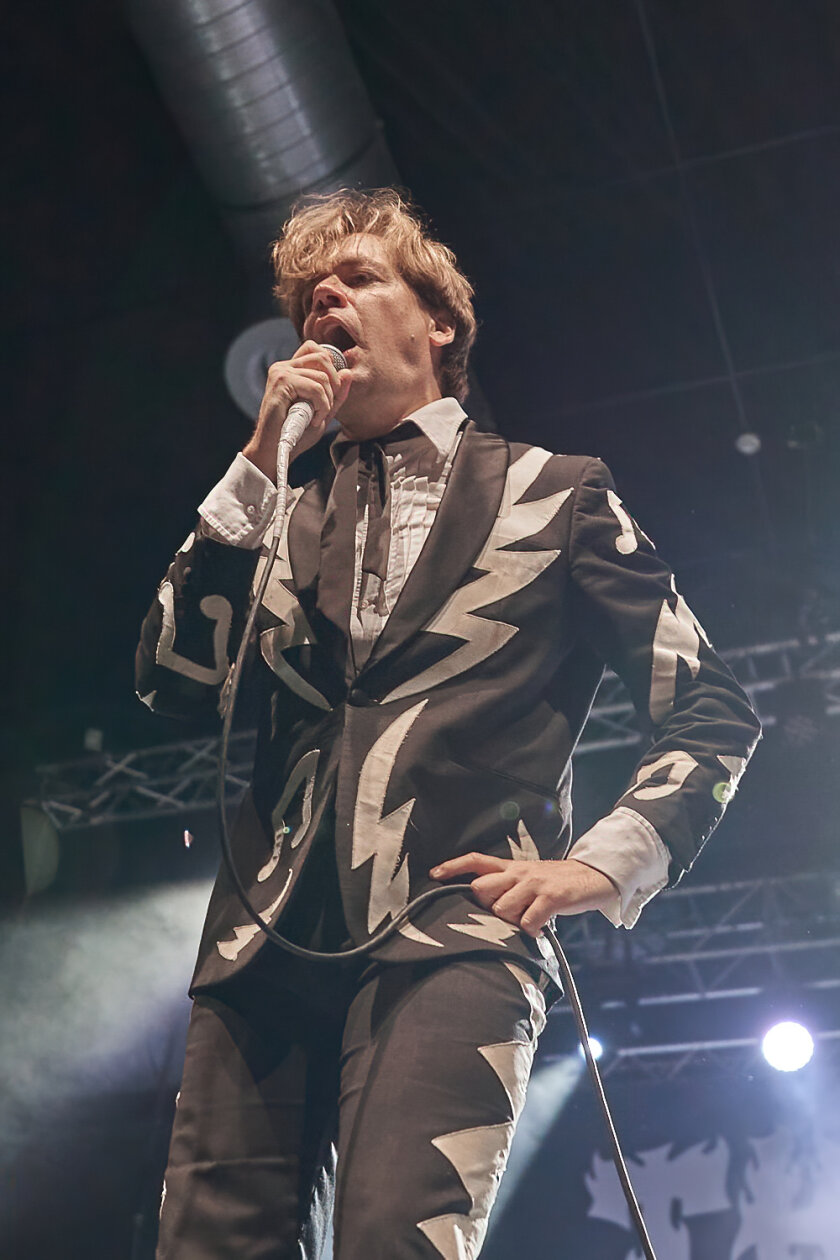 30 Jahre Bandgeschichte auf dem Buckel - und kein bisschen müde: mit dem aktuellen Album "The Death Of Randy Fitzsimmons" on tour. – The Hives.