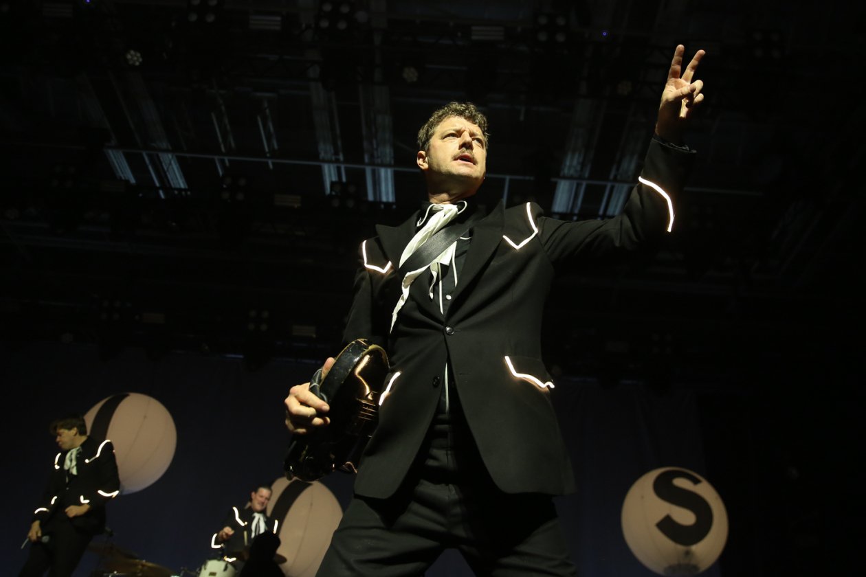 The Hives – The Hives.