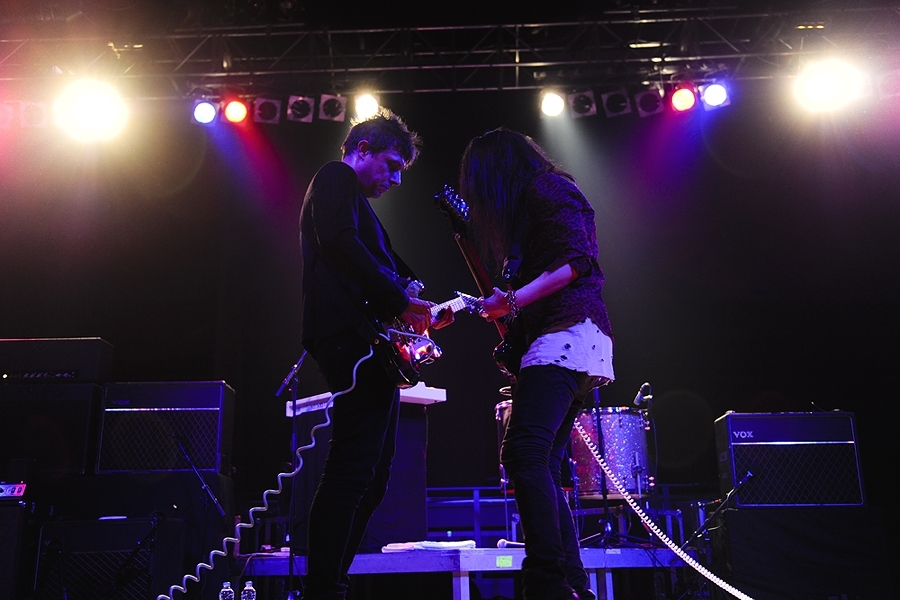 The Kills – Das britische Duo sorgt für Exstase in Berlin. – Give the guitar players some.