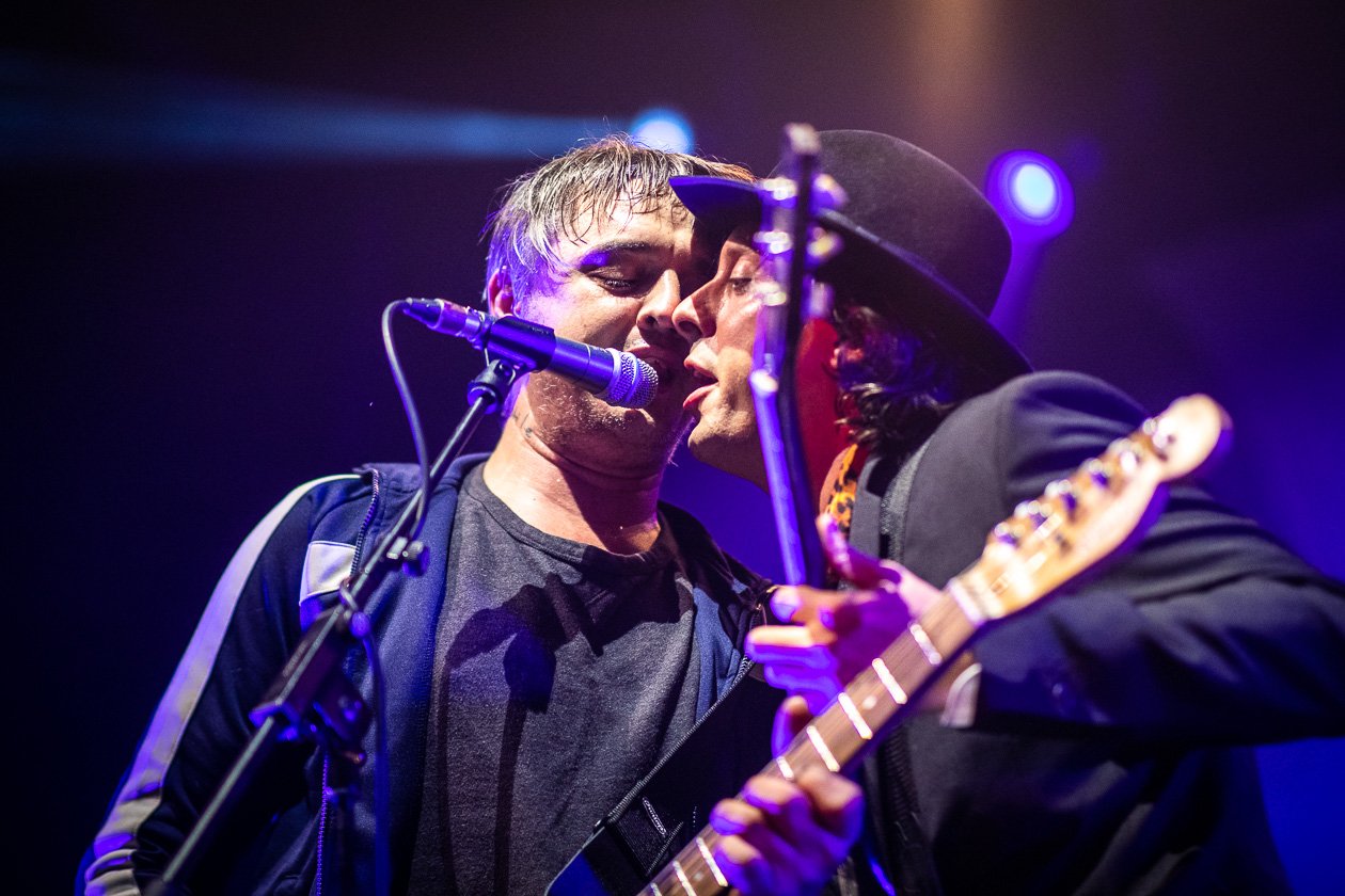 Pete Doherty, Carl Barât, John Hassall und Gary Powell live. – The Libertines.