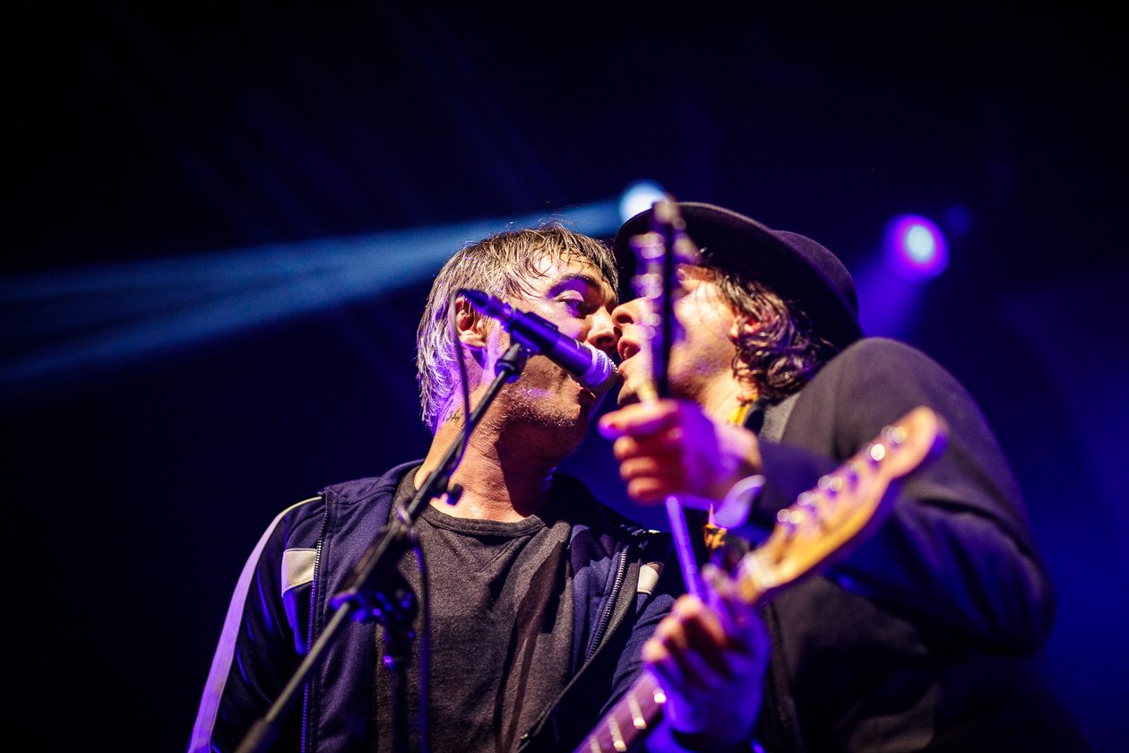 Pete Doherty, Carl Barât, John Hassall und Gary Powell live. – The Libertines.