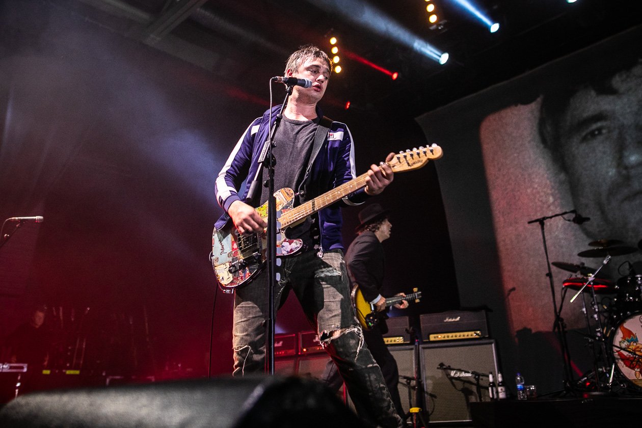 Pete Doherty, Carl Barât, John Hassall und Gary Powell live. – The Libertines.