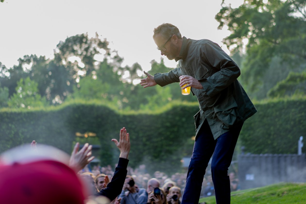 Wenn Matt Berninger und Bandkollegen die Bühne betreten, sind die Indie-Fanreihen fest geschlossen. – The National.