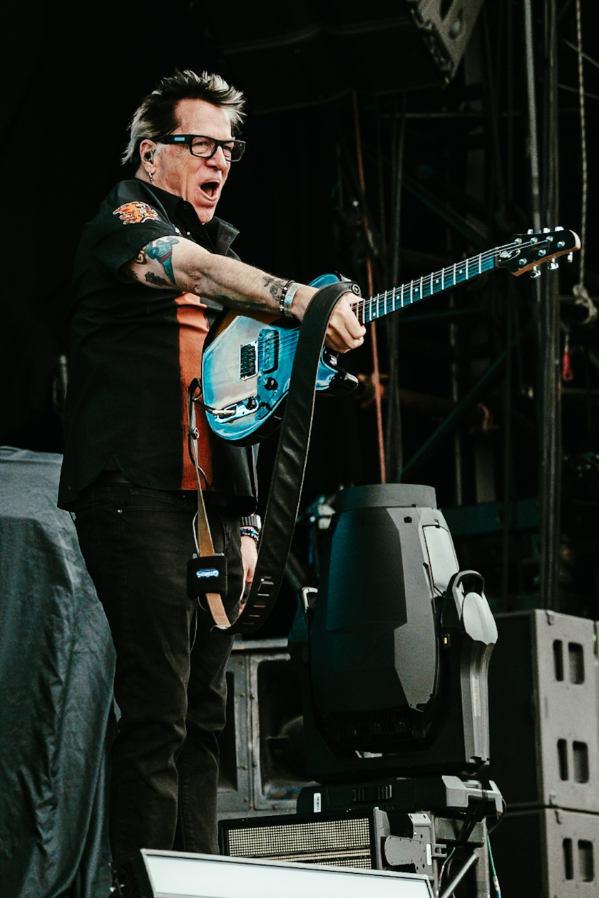 Dexter Holland, Noodles und Band: Wie damals im Jugendzimmer, und die Menge singt jede Zeile mit! – The Offspring.