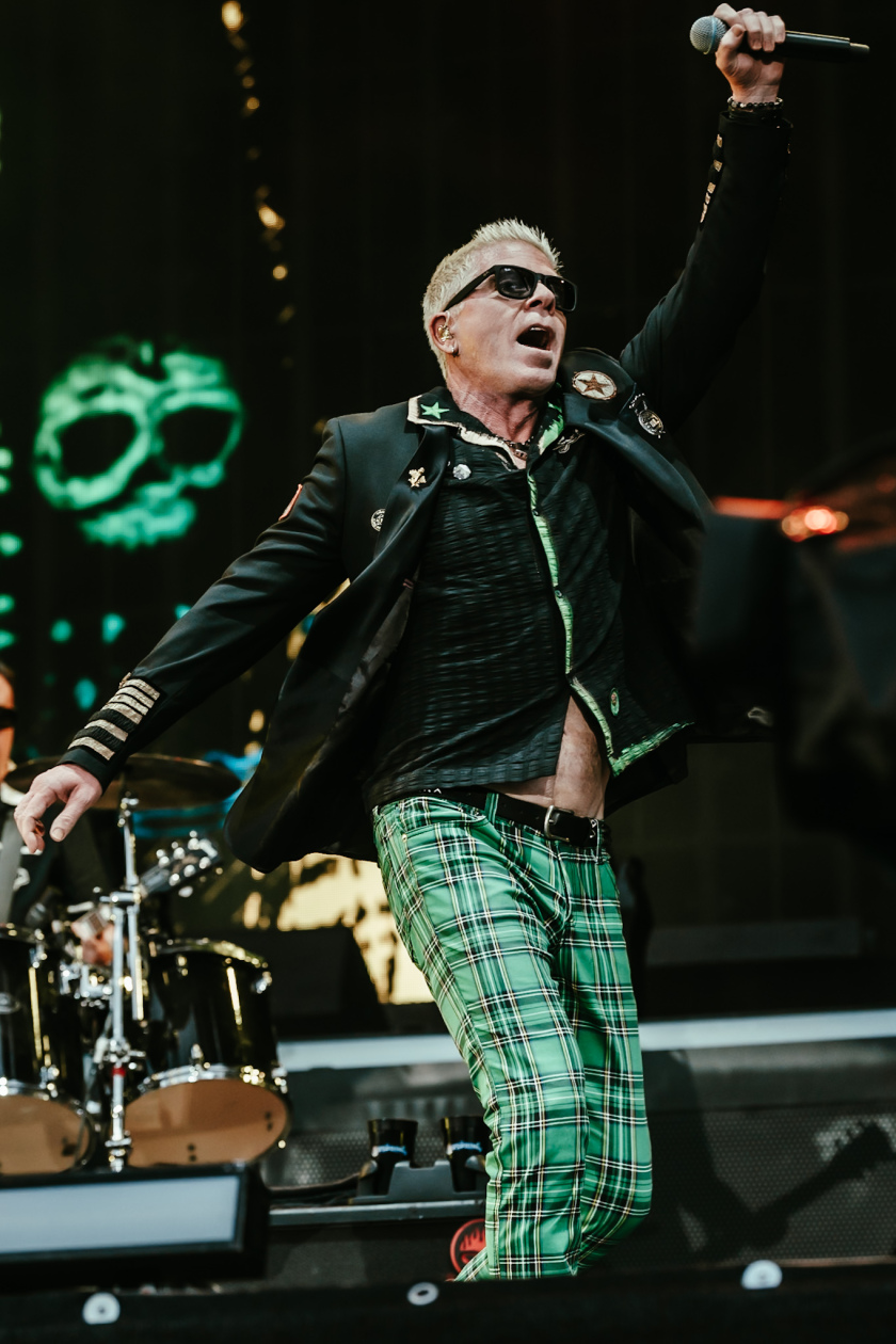 Dexter Holland, Noodles und Band: Wie damals im Jugendzimmer, und die Menge singt jede Zeile mit! – The Offspring.
