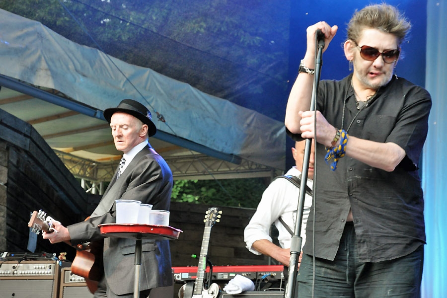 The Pogues – Gute Stimmung vor und auf Freilichtbühne Killesberg. – Äh, wie gehts jetzt weiter?