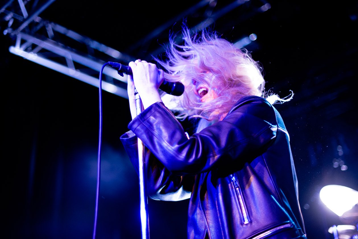 The Pretty Reckless – Taylor Momsen und ihre Mannschaft beim Abstecher am Zürichsee. – Taylor.