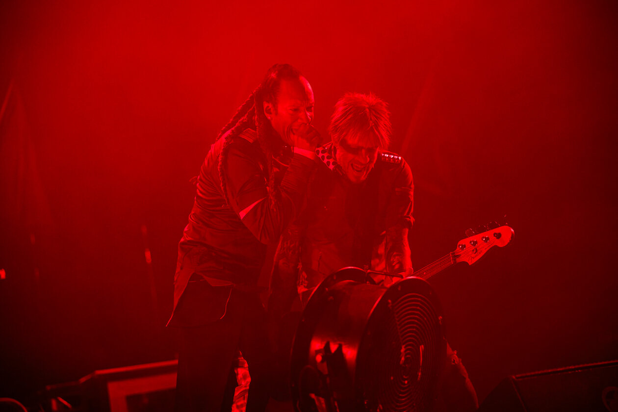 Bass-Attacke aus Großbritannien: Liam Howlett, Maxim und Band live. – The Prodigy.