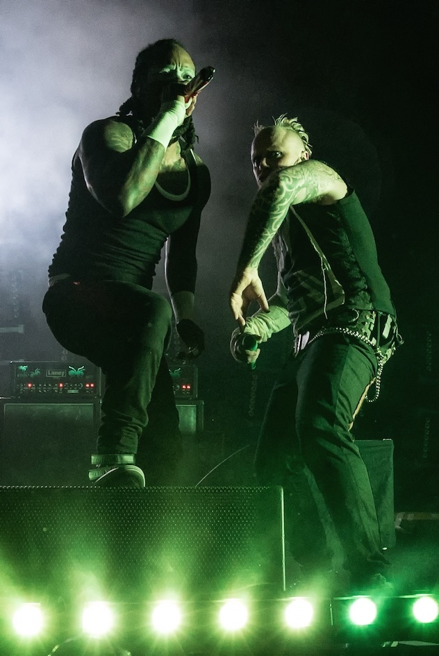 The Prodigy – Hart am Gas - wie immer: Liam Howlett und Co. – Maxim und Keith.