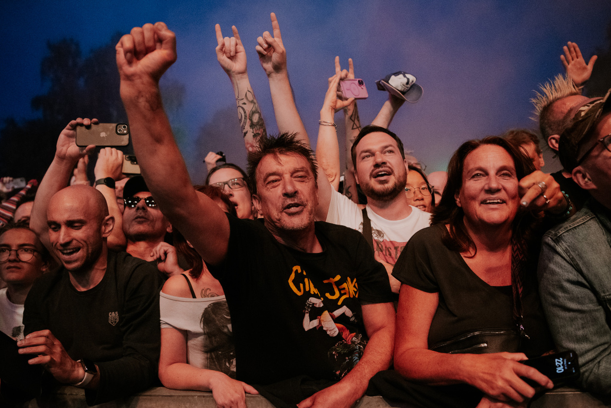 The Sex Pistols – Yeah!