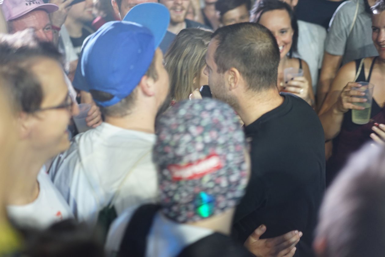 The Streets – Nach quasi Jahren im Off hat Mike Skinner noch immer sein Publikum. – Ab ins Publikum ...