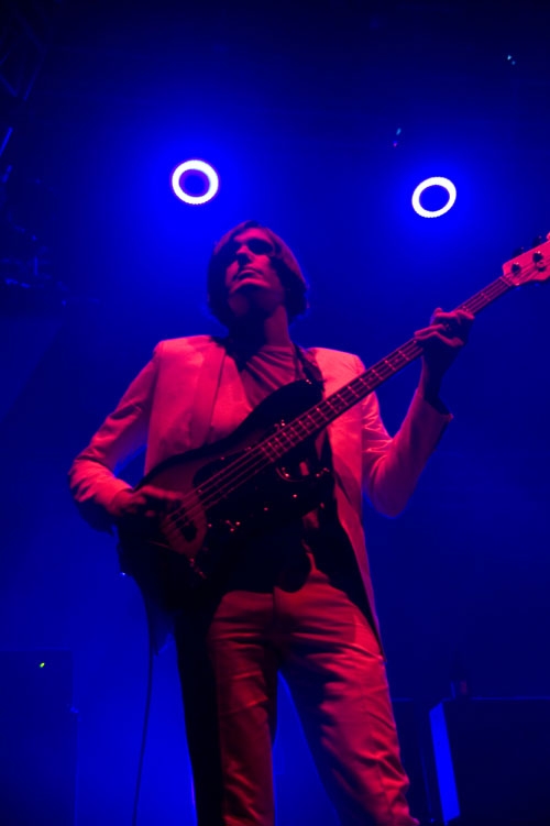 The Strokes – Nikolai Fraiture, stylish.