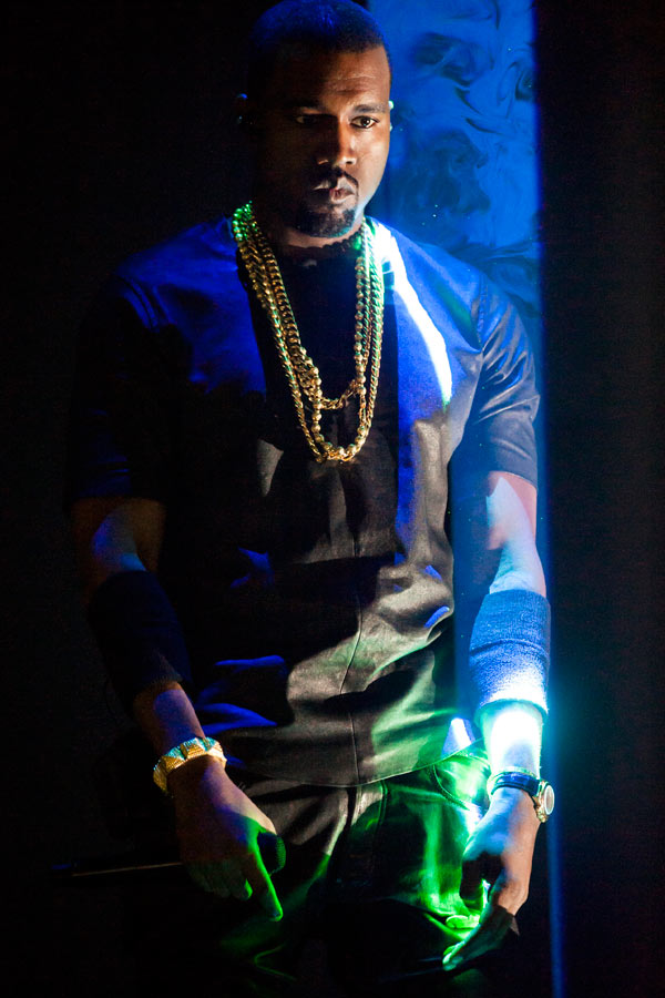 The Throne – You are now watching the throne! – Kanye