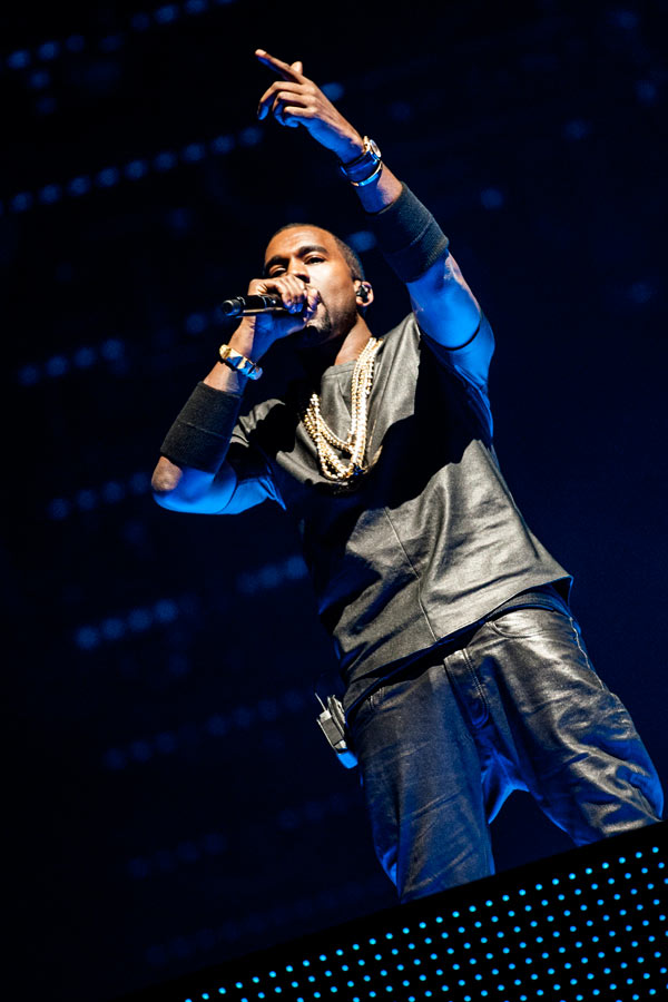 The Throne – You are now watching the throne! – Kanye West