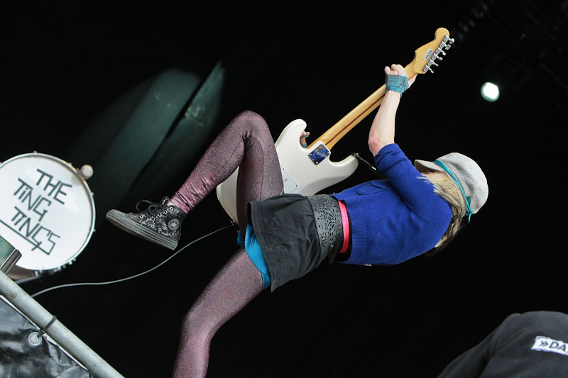 The Ting Tings – Das Duo punktete beim Festivalpublikum mit einer abgelesenen Begrüßung auf Deutsch. – 