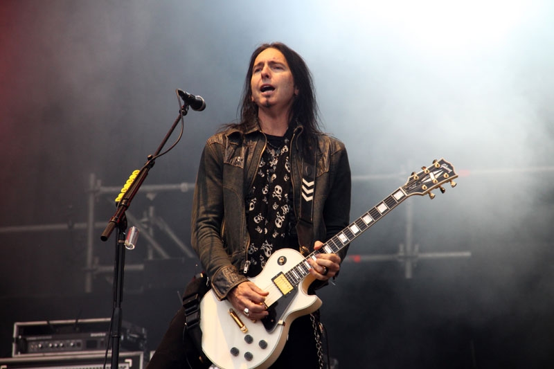 Mit Ricky Warwick am Mikro rocken die alten Säcke gut ab – Thin Lizzy