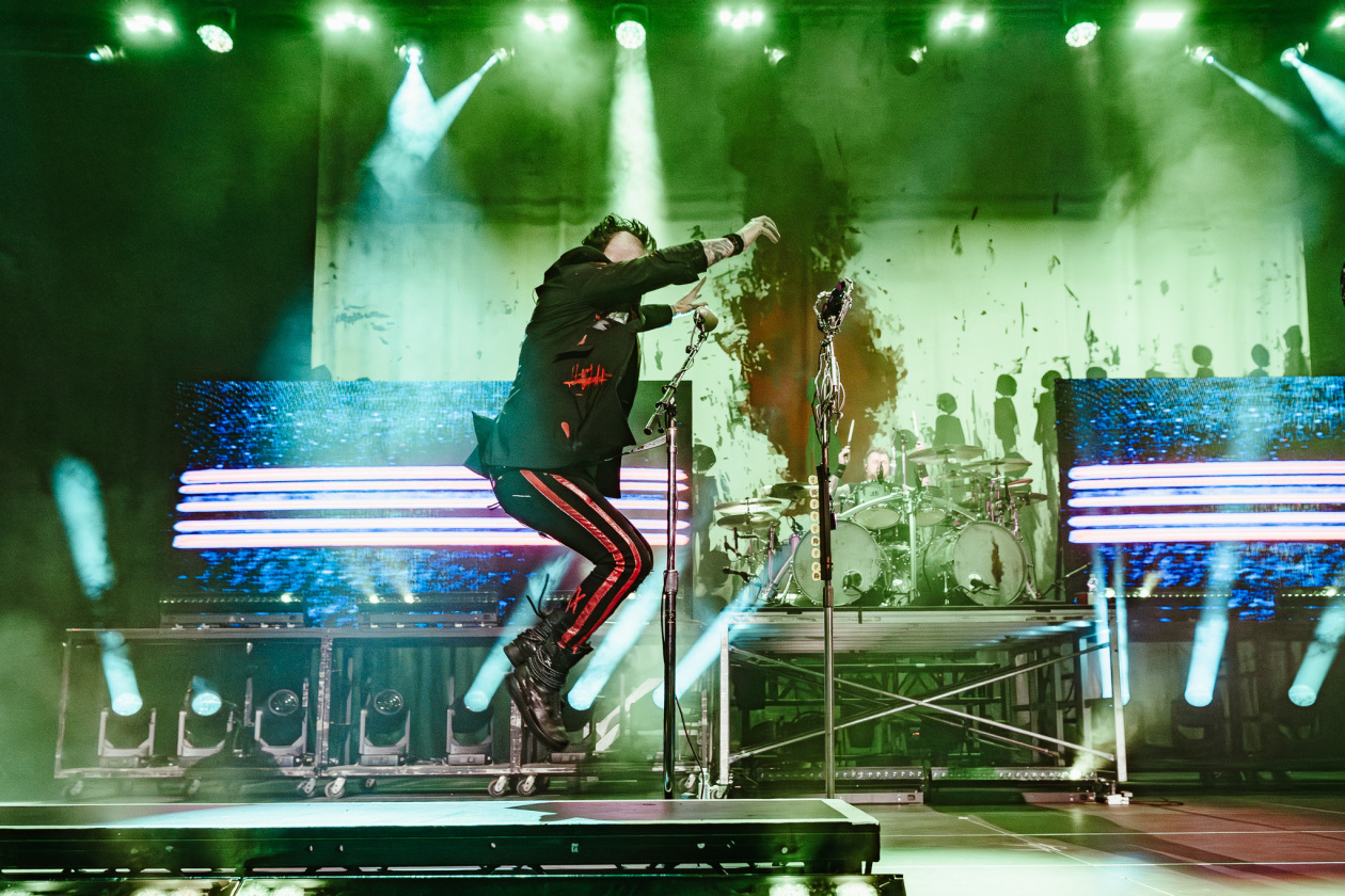 Die kanadischen Alternativerock/Metal-Pioniere vor proppenvollem Haus. – Three Days Grace.