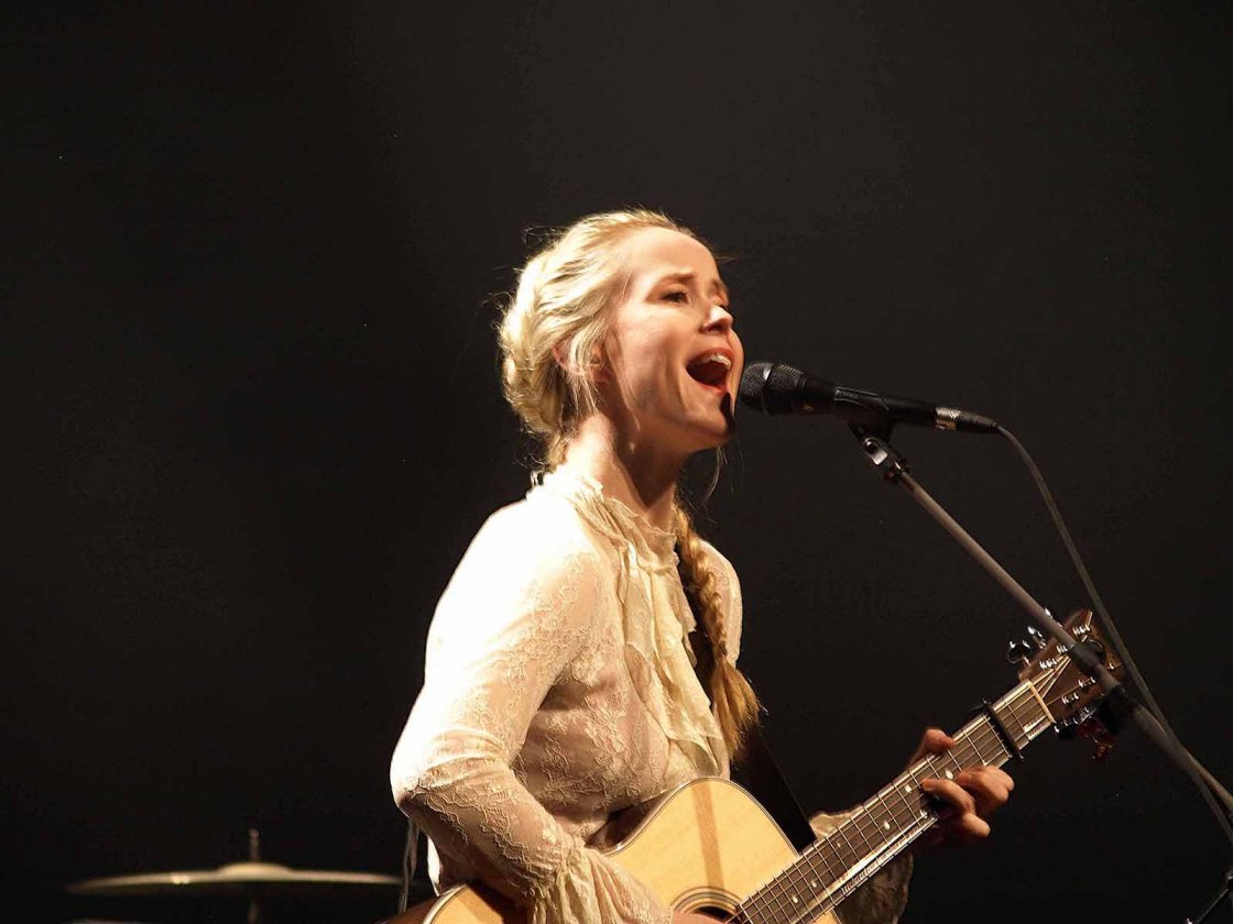 Gänsehaut pur im Darmstädter Staatstheater – Tina Dico.