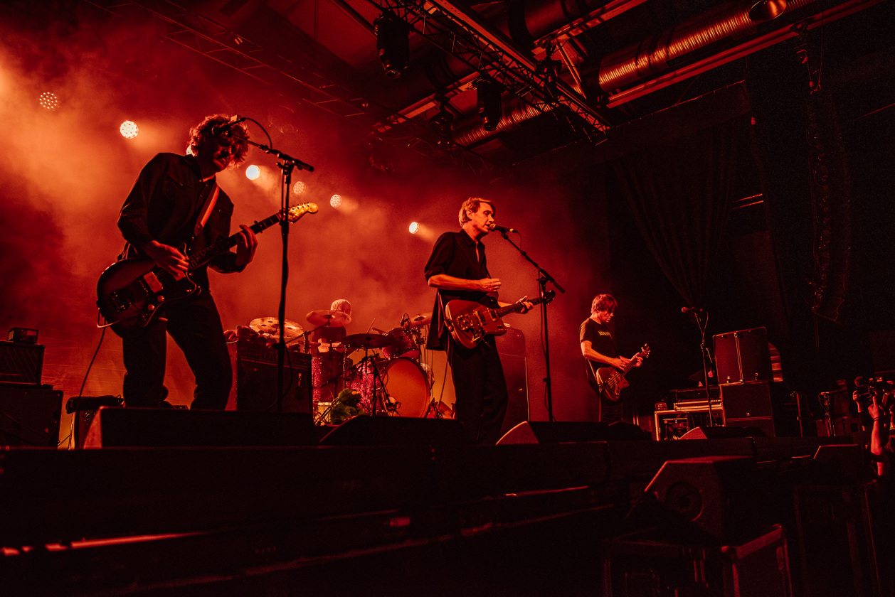 Die intellektuell Indie-Elite in einer restlos ausverkauften Location. – Tocotronic.