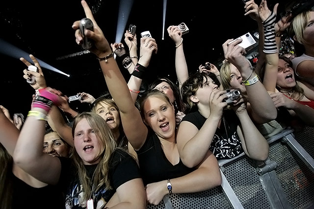 Der Wahnsinn hat Methode: Tokio Hotel live in der Kölnarena. – 