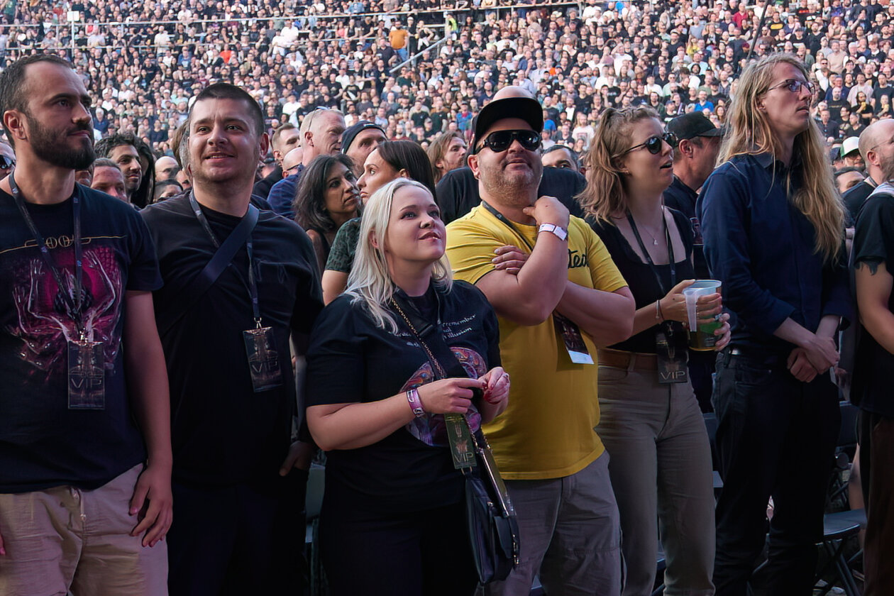 Tool – Fans.