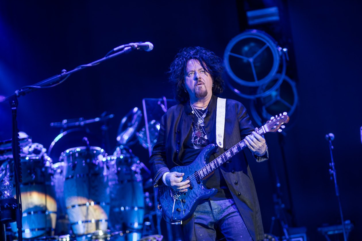 Toto – Steve.