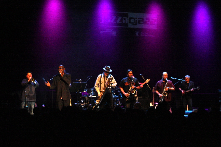 Tower Of Power live auf dem Zürcher Jazz No Jazz-Festival 2010. – Tower Of Power