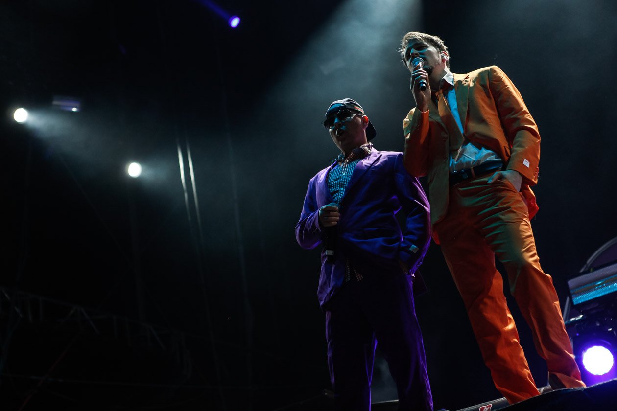 Trailerpark – Der Gig der Crack Street Boys fiel Starkregen und Unwetter zum Glück nicht zum Opfer. – Basti und Alligatoah.