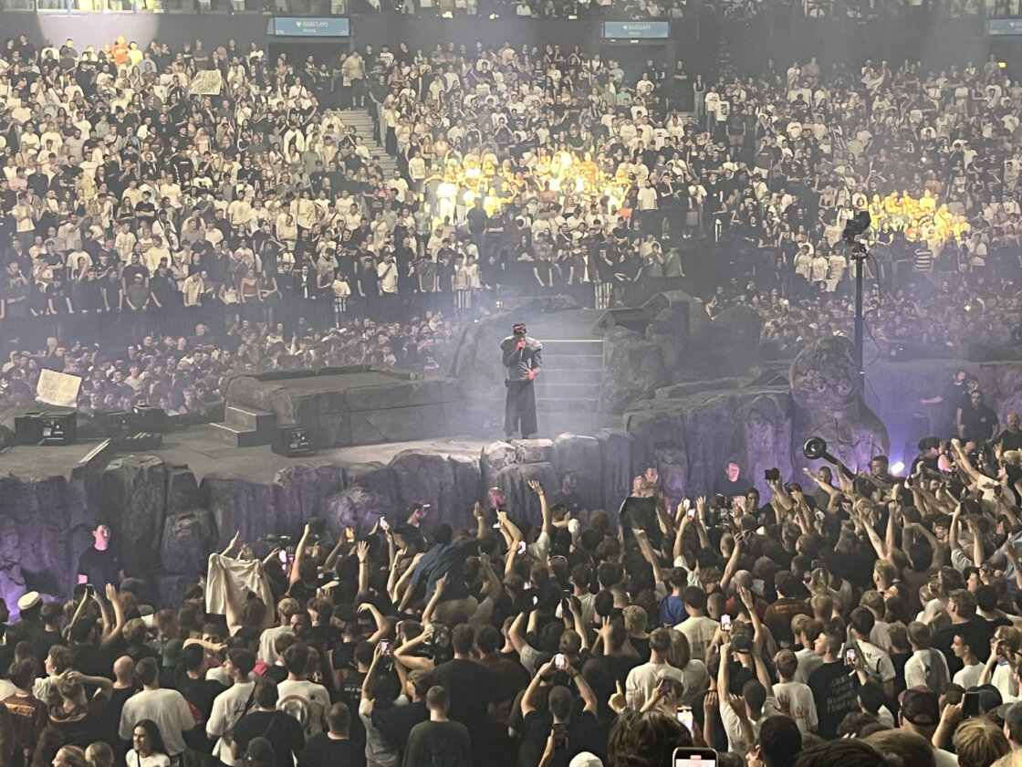 Der US-Rapper bei seinem ersten Auftritt in der Hansestadt überhaupt. – Travis Scott.