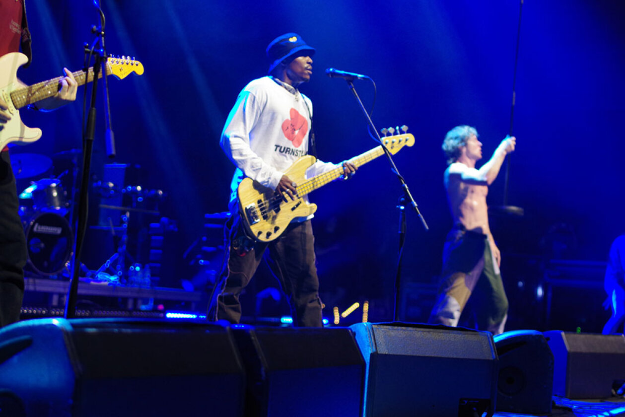 Turnstile, die Hardcore-Band der Stunde, auf Tourstopp in Köln. – Nur Liebe bei Turnstile.