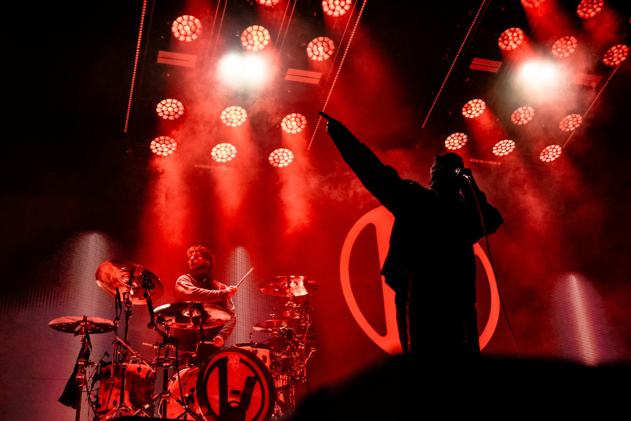 Twenty One Pilots – Tyler Joseph und Josh Dun liefern ein Gesamtkunstwerk aus Klang, Licht und Intimität. – 21 Pilots.