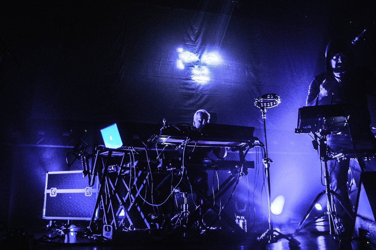 Eine Ode an Popkultur und 80er-Synth: Ulver zelebrieren ihre "Assassination Of Julius Caesar". – The Power Of Love.