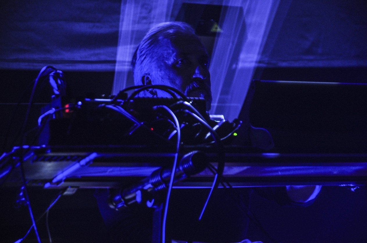 Eine Ode an Popkultur und 80er-Synth: Ulver zelebrieren ihre "Assassination Of Julius Caesar". – Tore Ylwizaker.