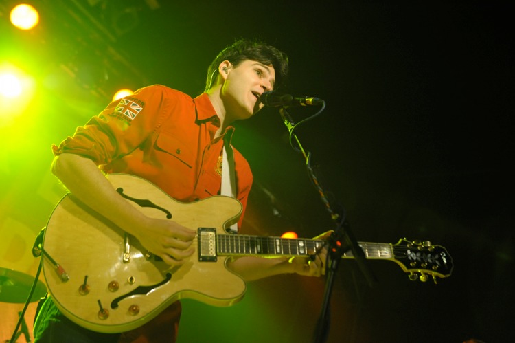 Natürlich ausverkauft: Tanzmanifest zwischen Worldbeat und Indie. – Vampire Weekend.