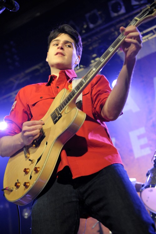 Natürlich ausverkauft: Tanzmanifest zwischen Worldbeat und Indie. – Vampire Weekend.