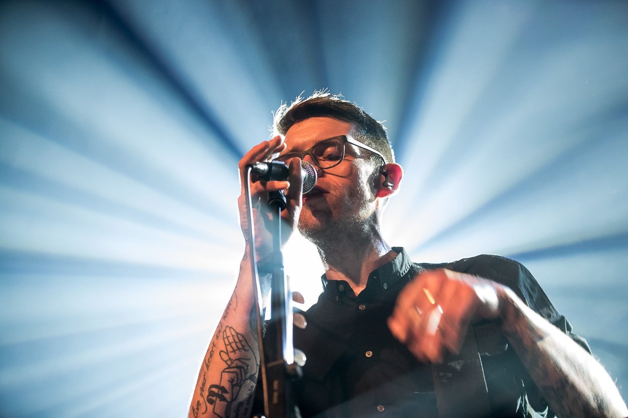 Von Brücken – Der Ex-Jupiter Jones-Sänger Nicholas Müller, Tobias Schmitz und Band. – Nicholas.