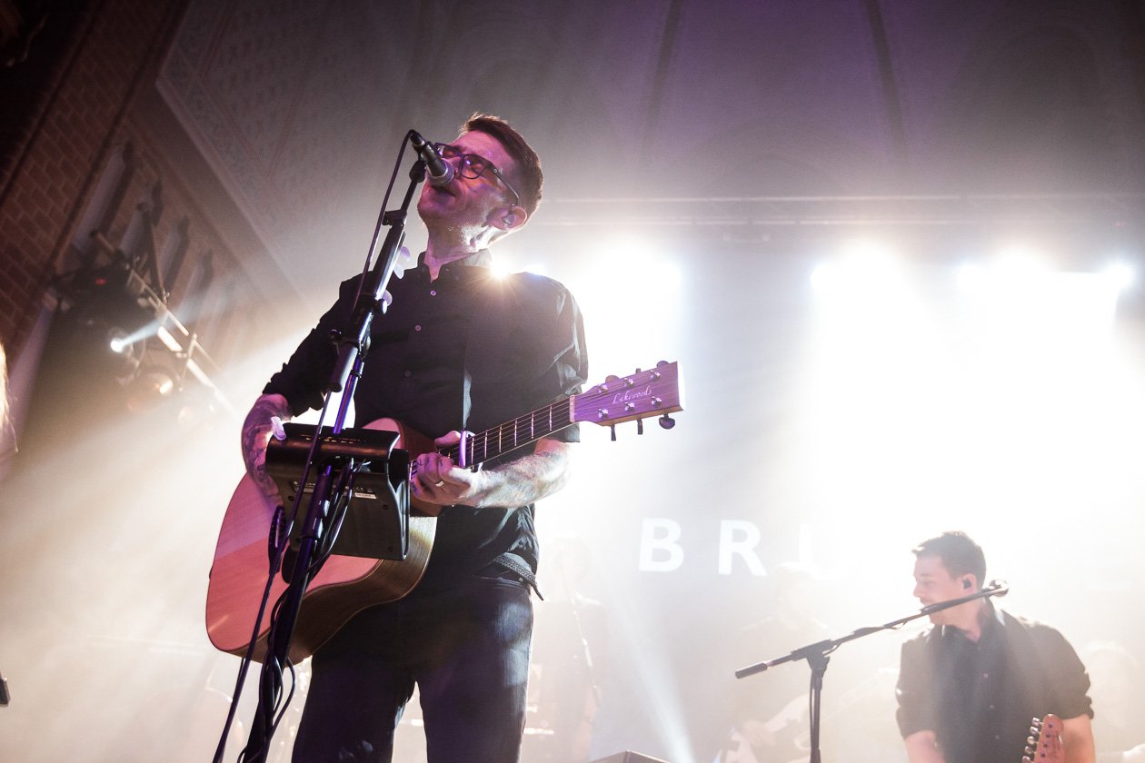 Von Brücken – Der Ex-Jupiter Jones-Sänger Nicholas Müller, Tobias Schmitz und Band. – Nicholas.