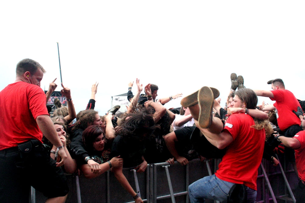 Vor Frontförsterin Candace Kucsulain muss man inzwischen Angst haben! – Walls Of Jericho