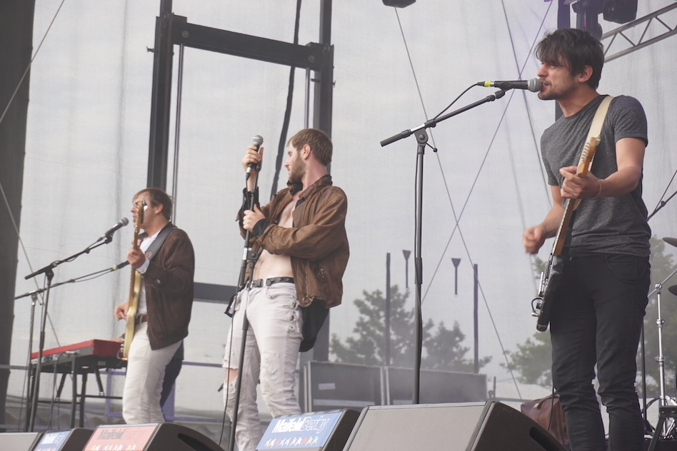 Wanda – Viel viel Liebe für die Band der Stunde. – "So viel Liebe kriegst du nur auf einem kleinen Festival wie dem Maifeld Derby."