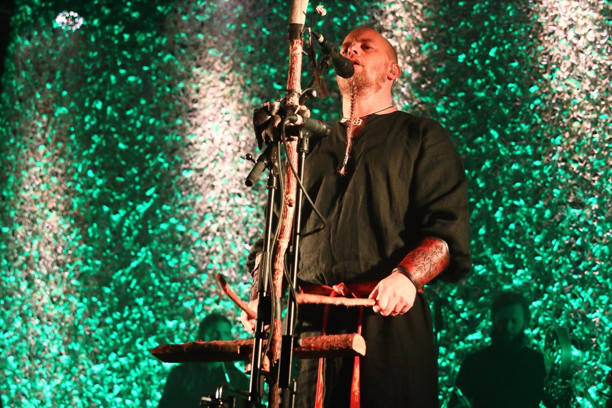 Einar Selvik und Gefolge im ausverkauften Huxleys. – Wardruna