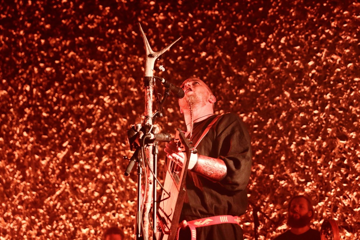 Einar Selvik und Gefolge im ausverkauften Huxleys. – Wardruna