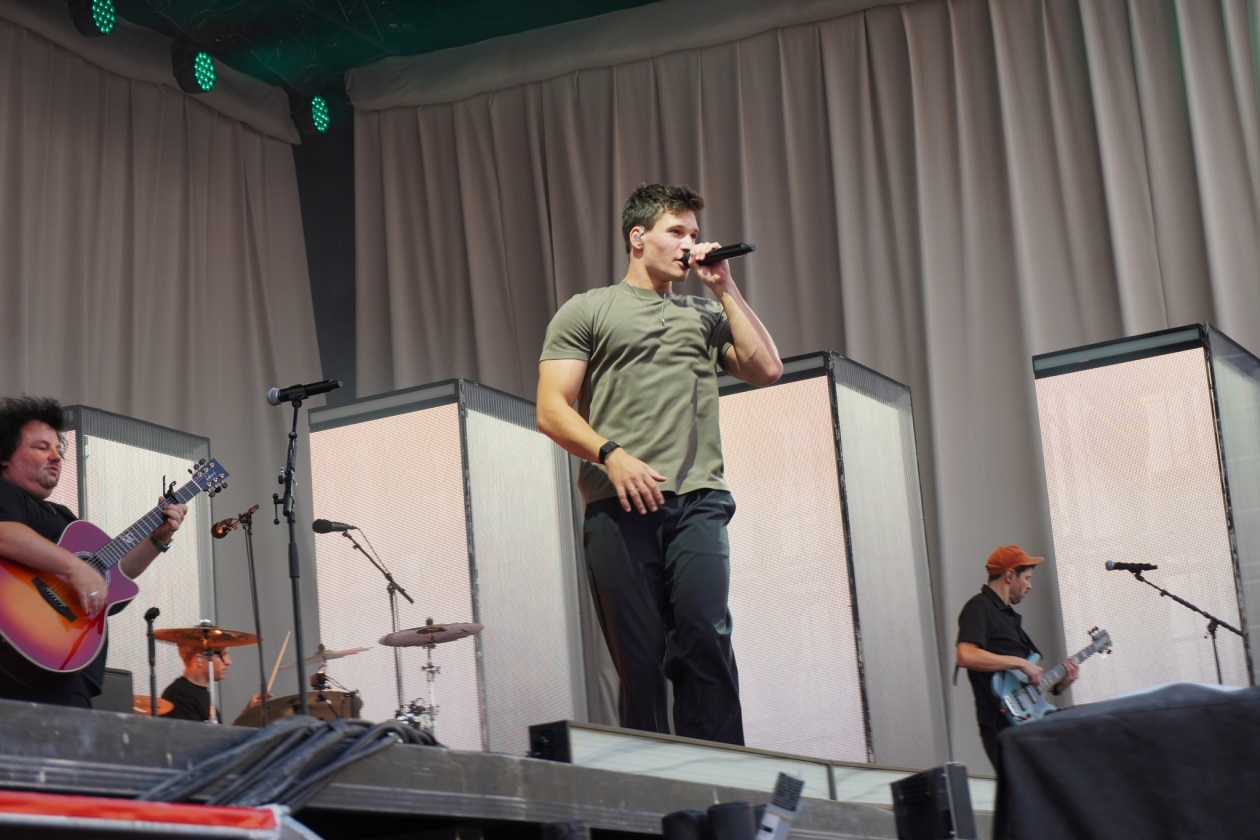 Mit dem aktuellen Album "Hast Du Kurz Zeit" auf großer Open Air-Tour. – Wincent Weiss.