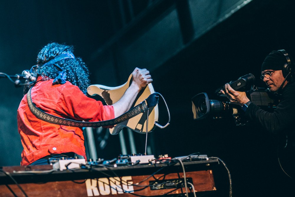 Wolfmother – Andrew Stockdale und Co. in full effect! – Show me your bass.