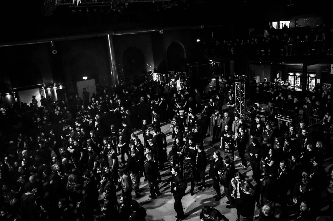 Wolves In The Throne Room – Mit Behemoth auf "Ecclesia Diabolica Evropa"-Tournee. – Turbinenhalle 2.