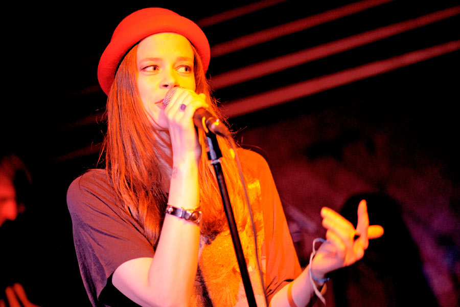 Fette Beats und dicke Bässe: YA-HA! sind im Underground! – Janna Wonders
