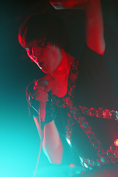 Yeah Yeah Yeahs – Messerscharf und druckvoll: Karen O. und Kollegen auf Tour. – 