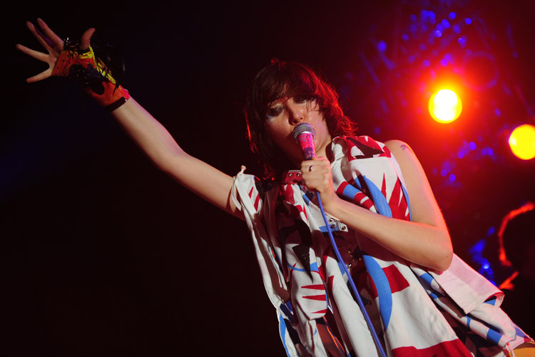 Karen O. in der Kölner Live Music Hall: Ein Spektakel ohne Grenzen. – Yeah Yeah Yeahs live in Köln.
