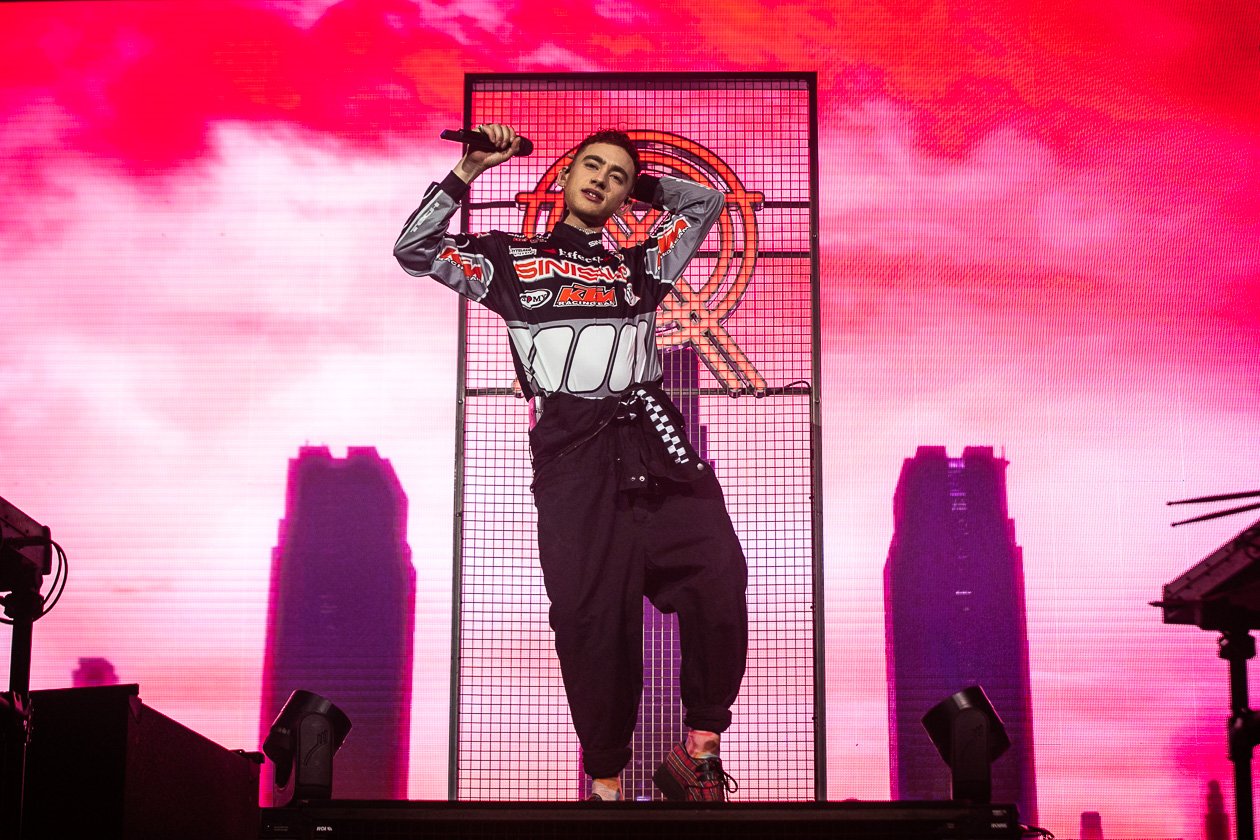 In der Domstadt präsentierten die Londoner Elektropopper ihre zweite Scheibe "Palo Santo" (2018) live. – Years & Years.